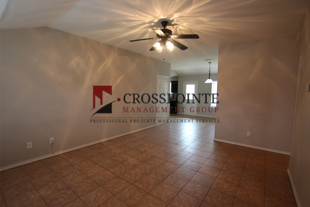 18063 Loring Ln - Photo 5 of 18