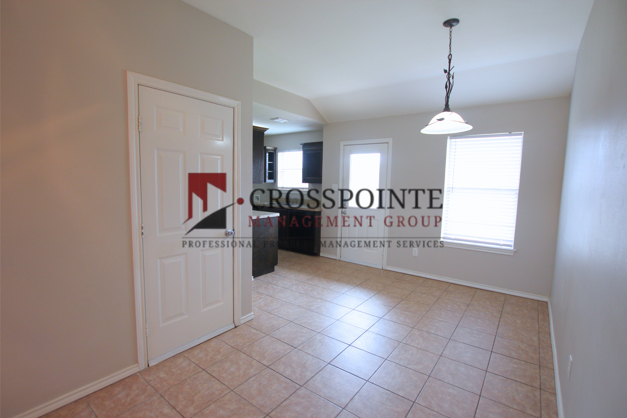 18063 Loring Ln - Photo 7 of 18