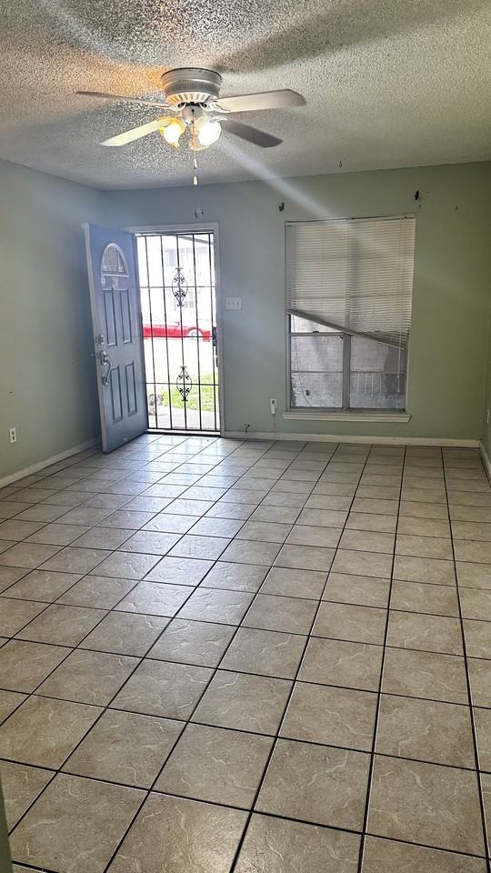3605 Crestbrook Ct #1 - Photo 5 of 10