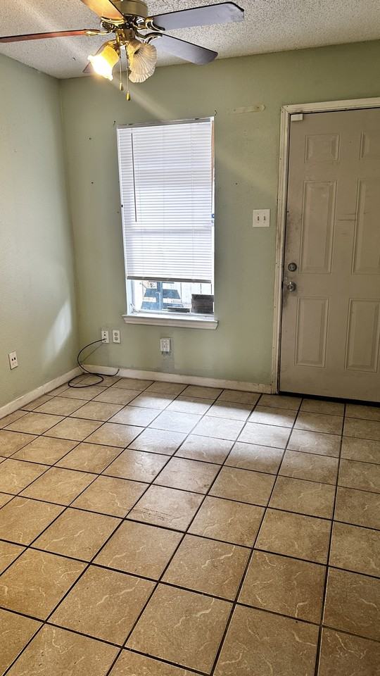 3605 Crestbrook Ct #1 - Photo 6 of 10