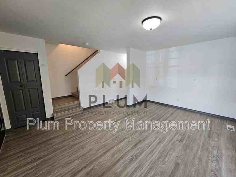 1314 Bulwer St - Photo 4 of 29