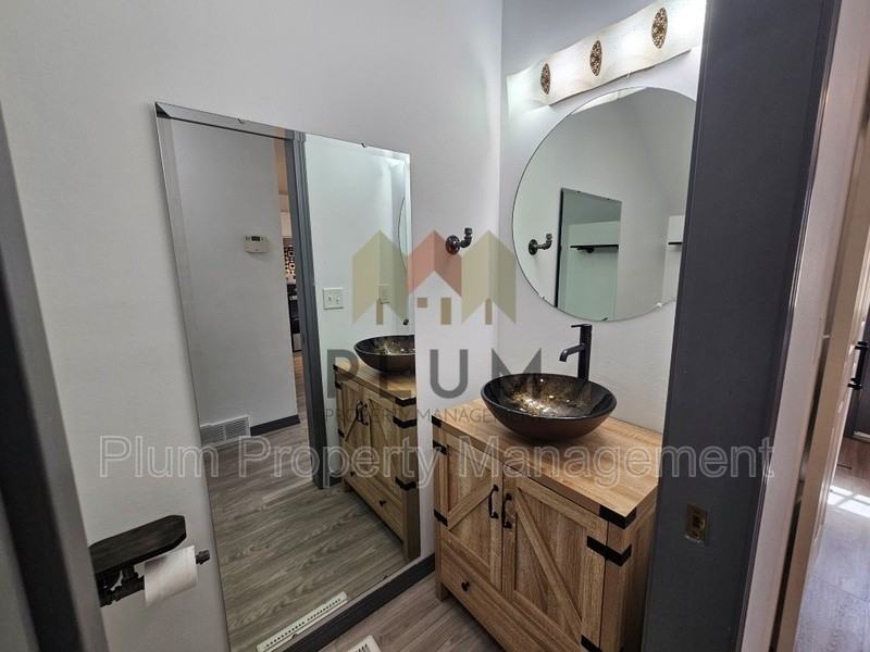1314 Bulwer St - Photo 7 of 29