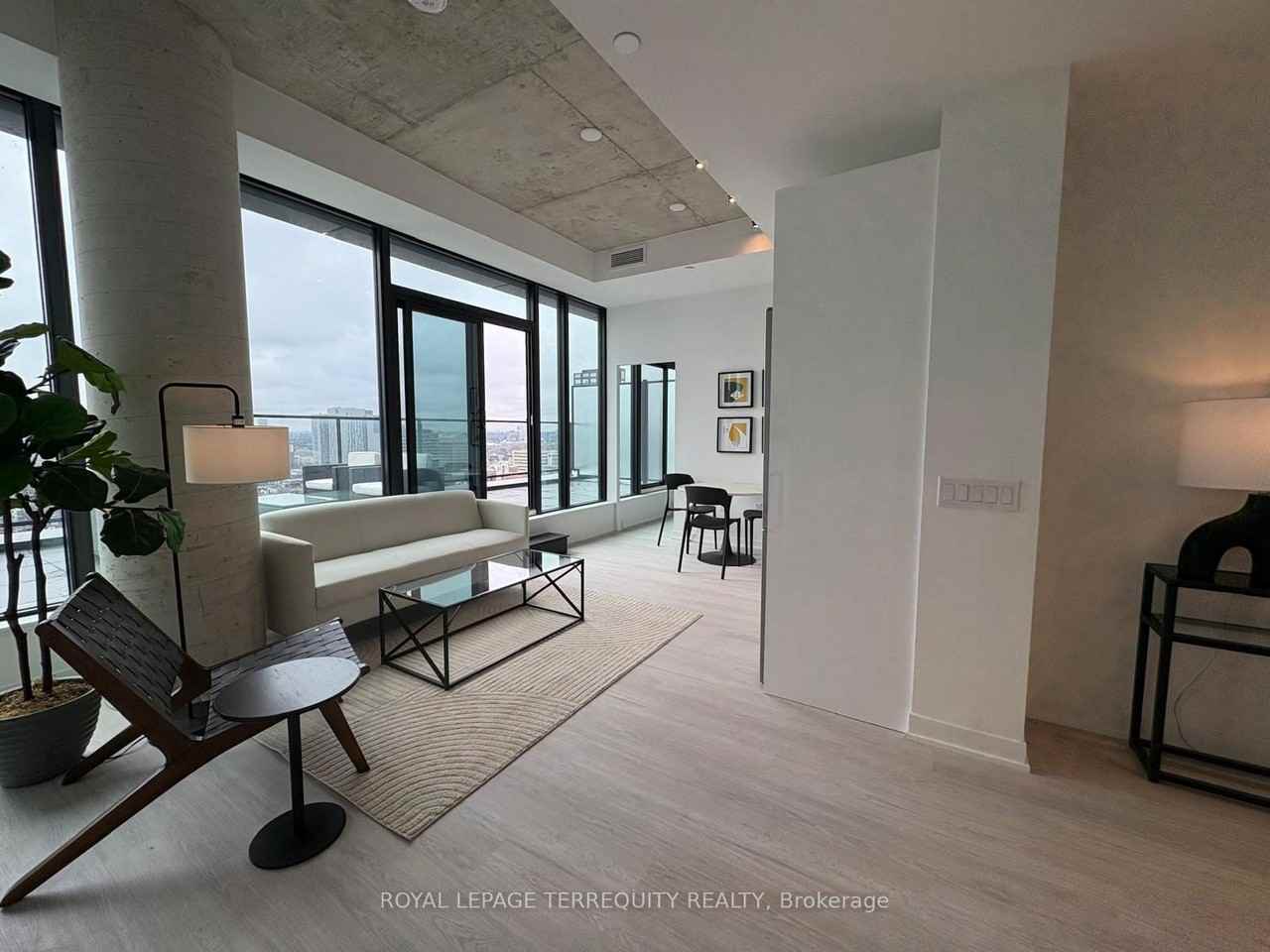 195 McCaul Street - Photo 3