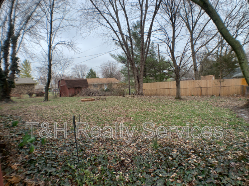 7649 Southfield Dr - Photo 3 of 20