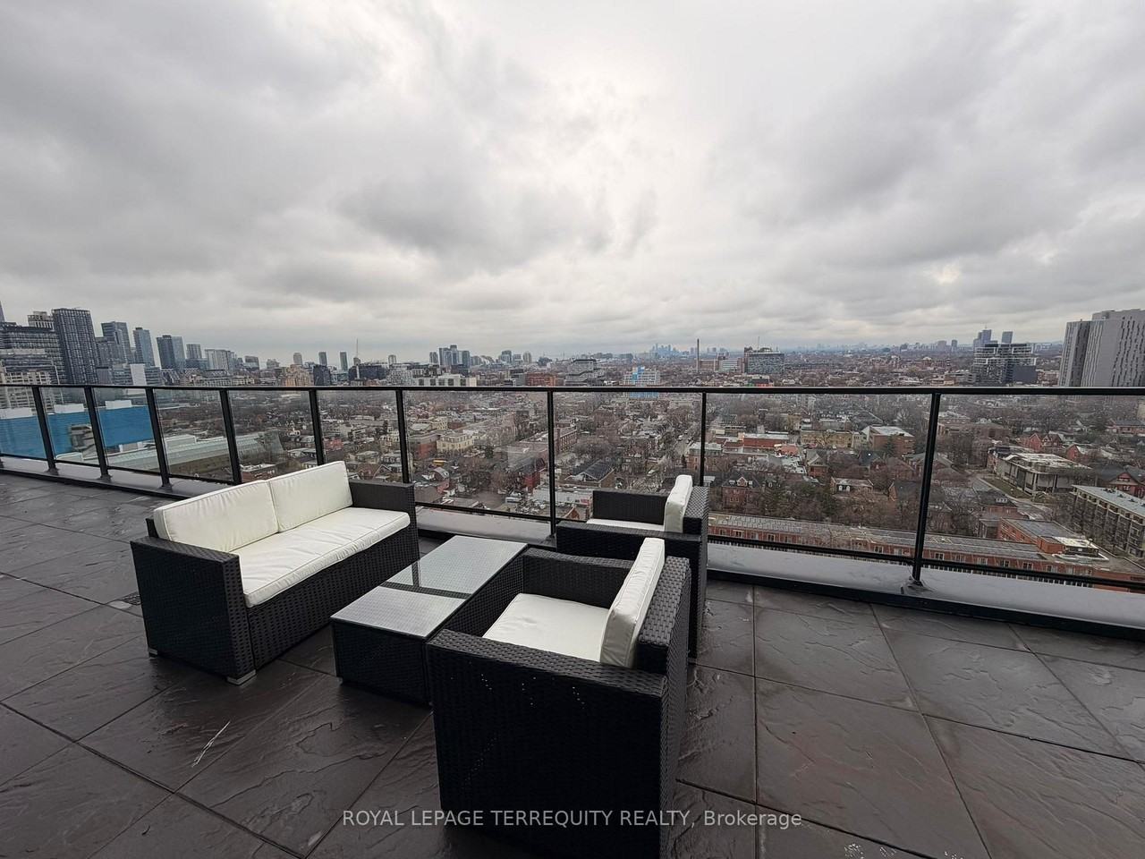 195 McCaul Street - Photo 11