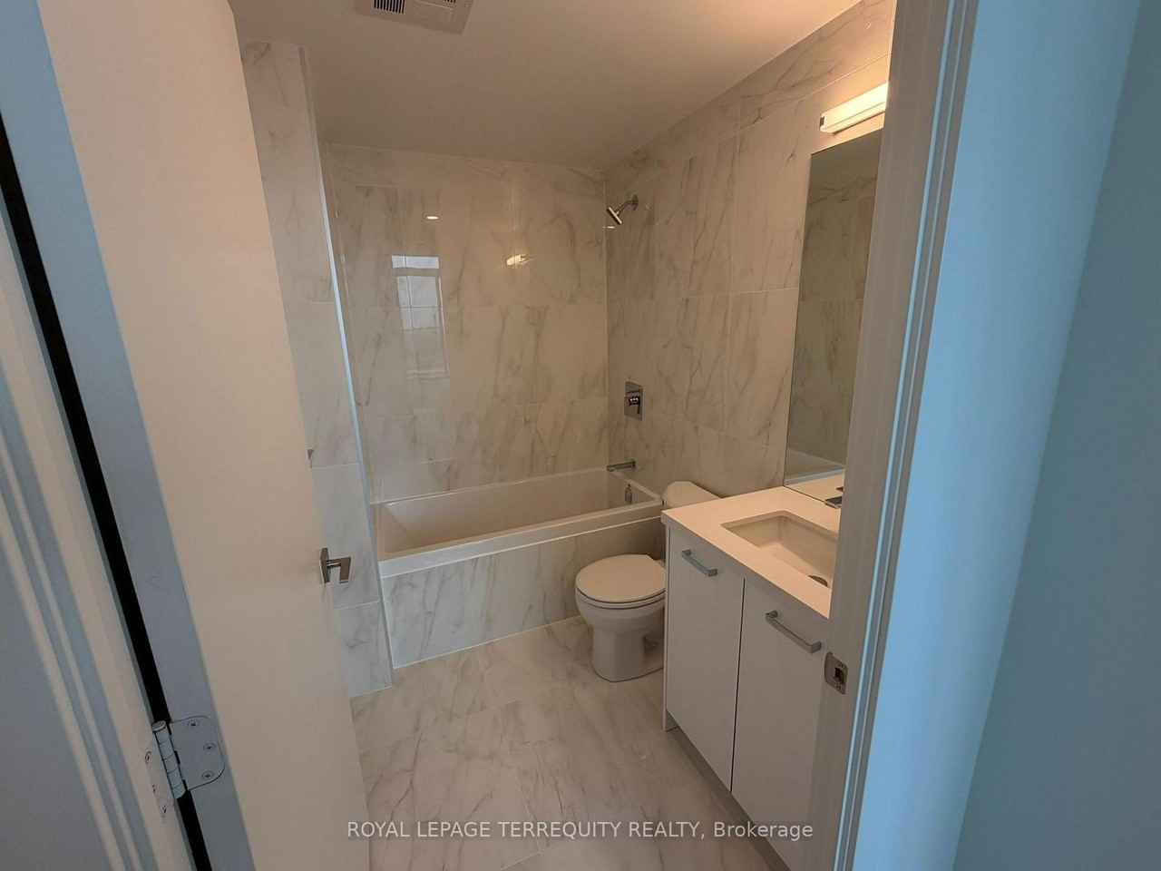 195 McCaul Street - Photo 12