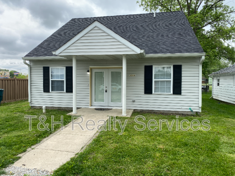 3008 N Pauline Ave - Photo 2 of 25