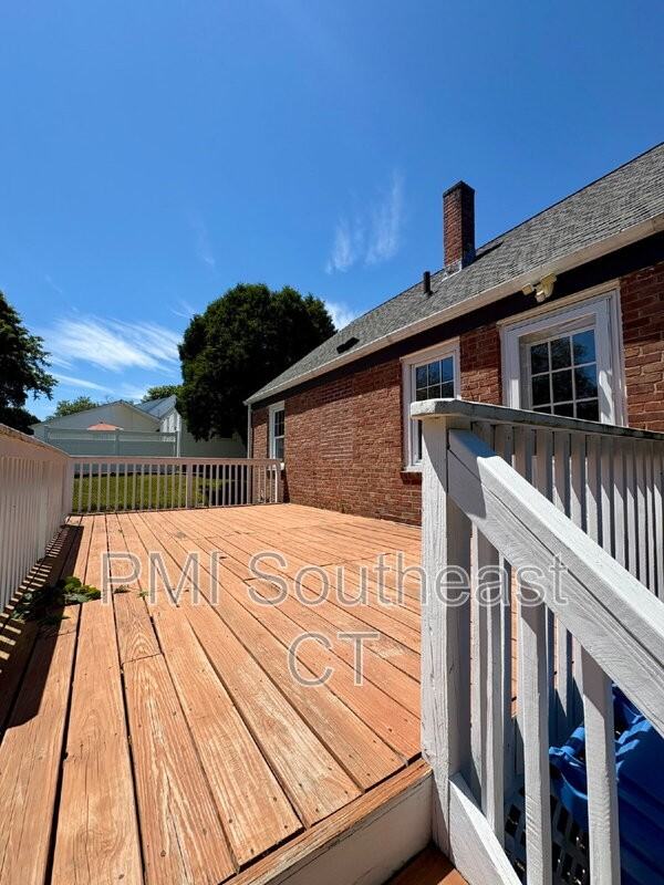 33 Country Club Rd - Photo 2 of 21