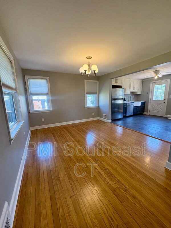 33 Country Club Rd - Photo 7 of 21
