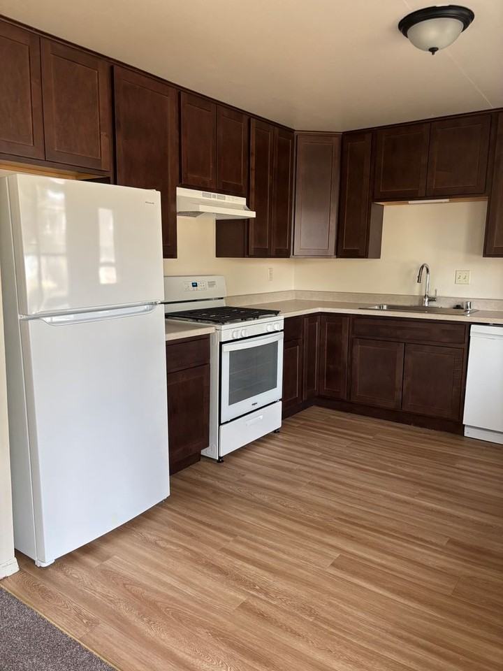 224 Falls Rd - Photo 3 of 18