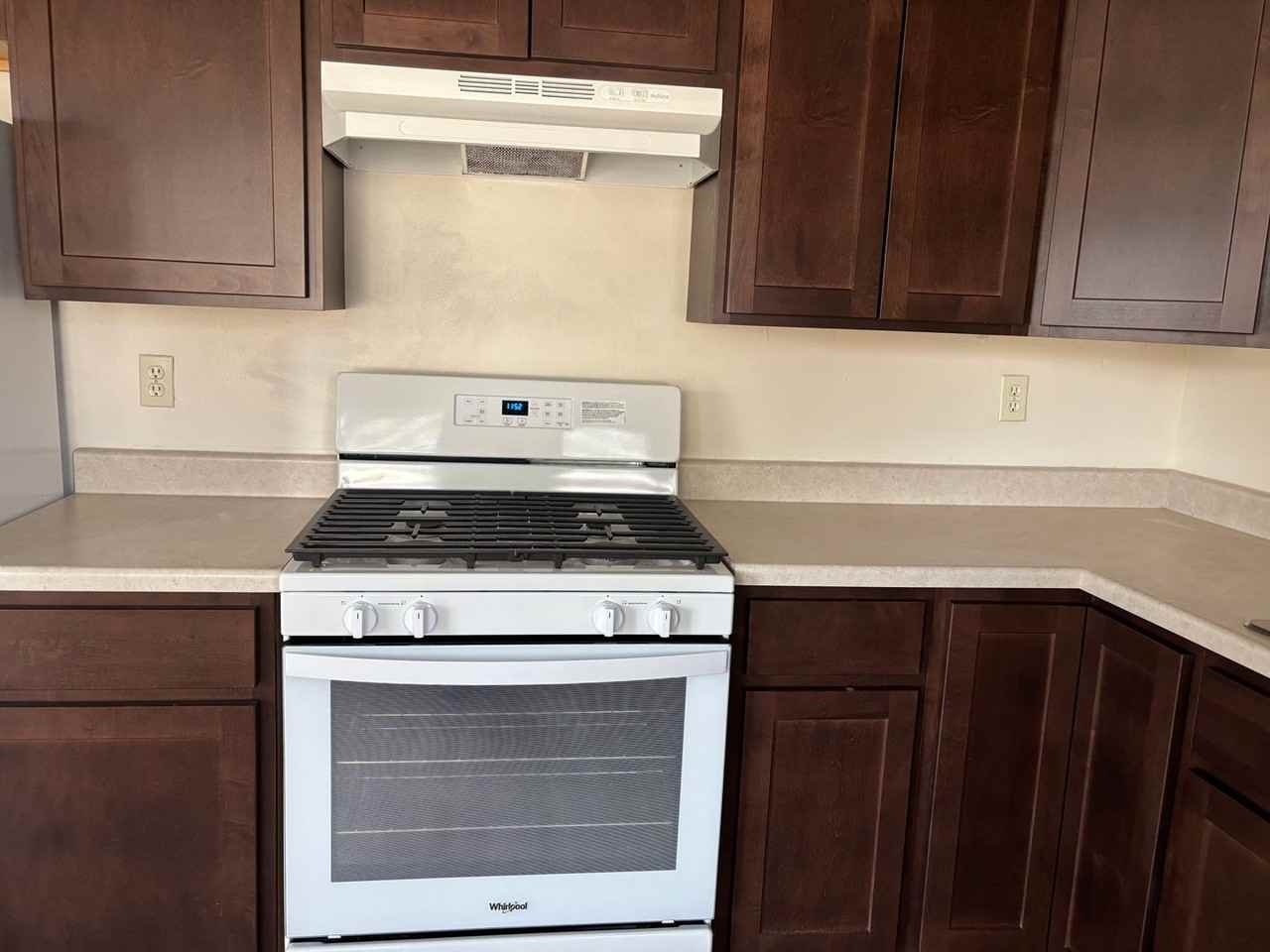 224 Falls Rd - Photo 5 of 18