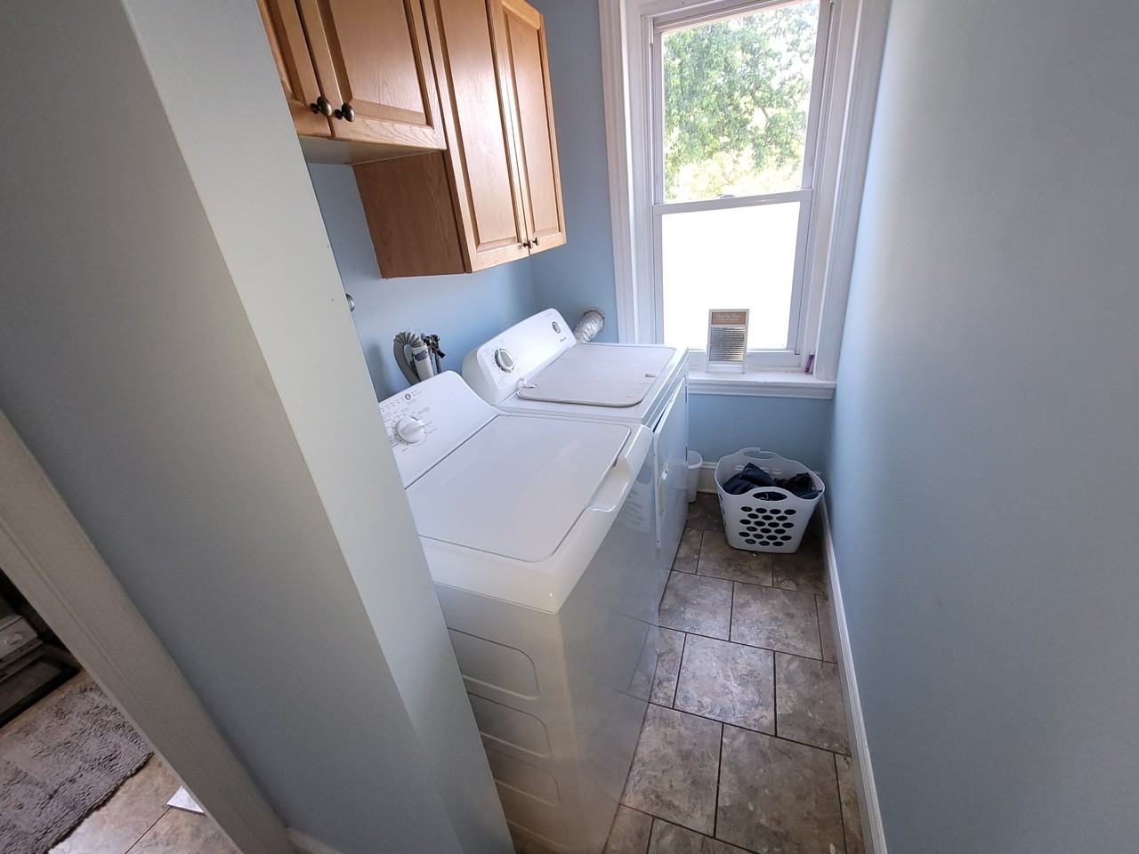 422 Gold St #1 - Photo 3 of 22
