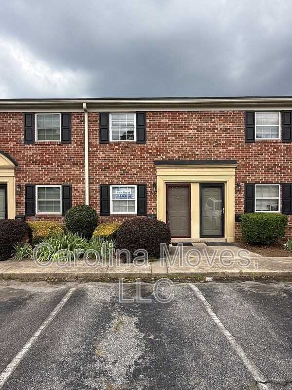 2530 E North St #13G