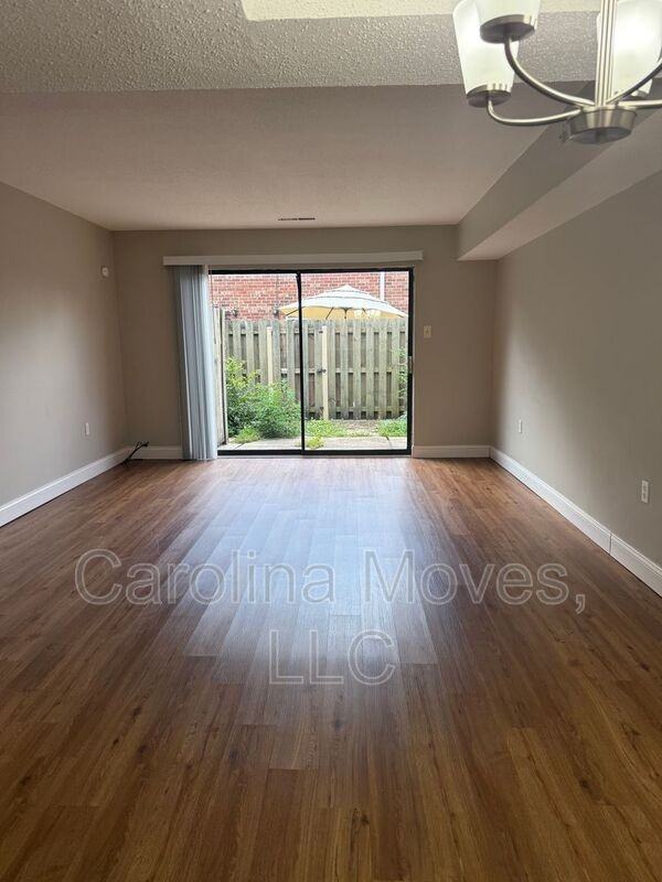 2530 E North St #2H - Photo 5 of 15