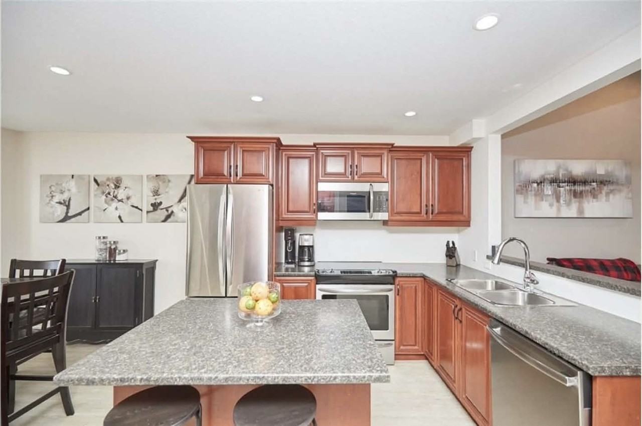 23 Ormond St N #1 - Photo 6 of 25