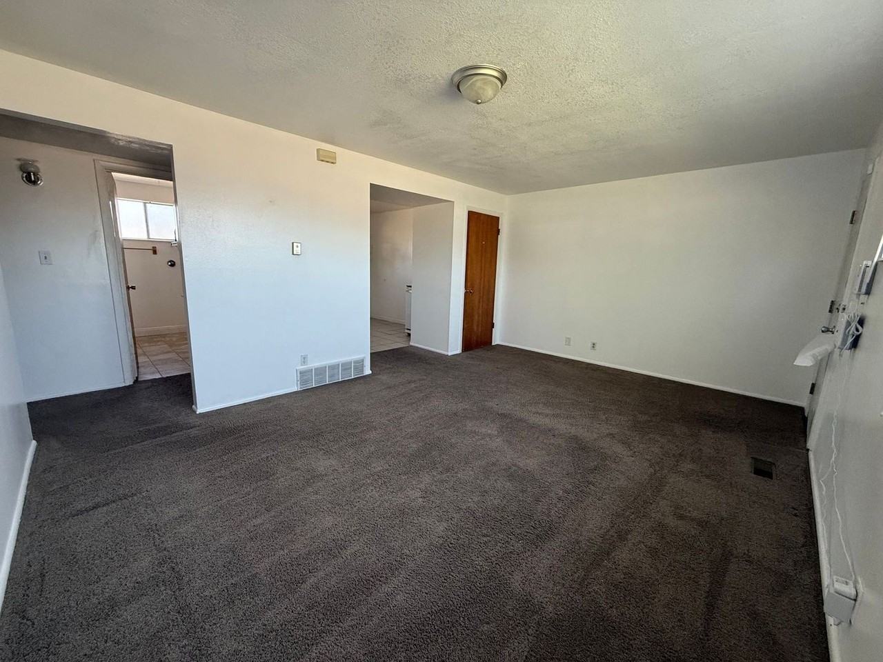 1585 S 800 E - Photo 3 of 11