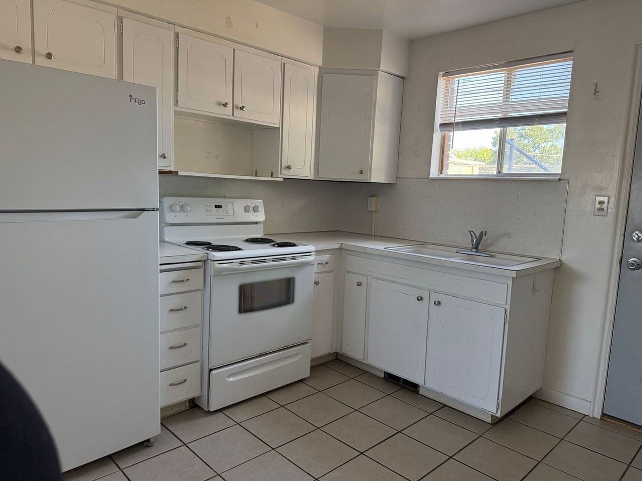 1585 S 800 E - Photo 5 of 11