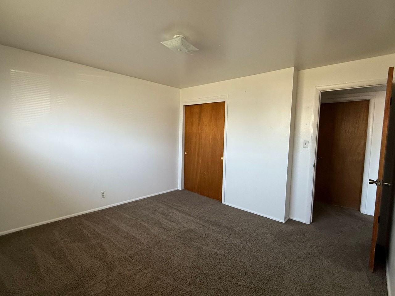 1585 S 800 E - Photo 6 of 11
