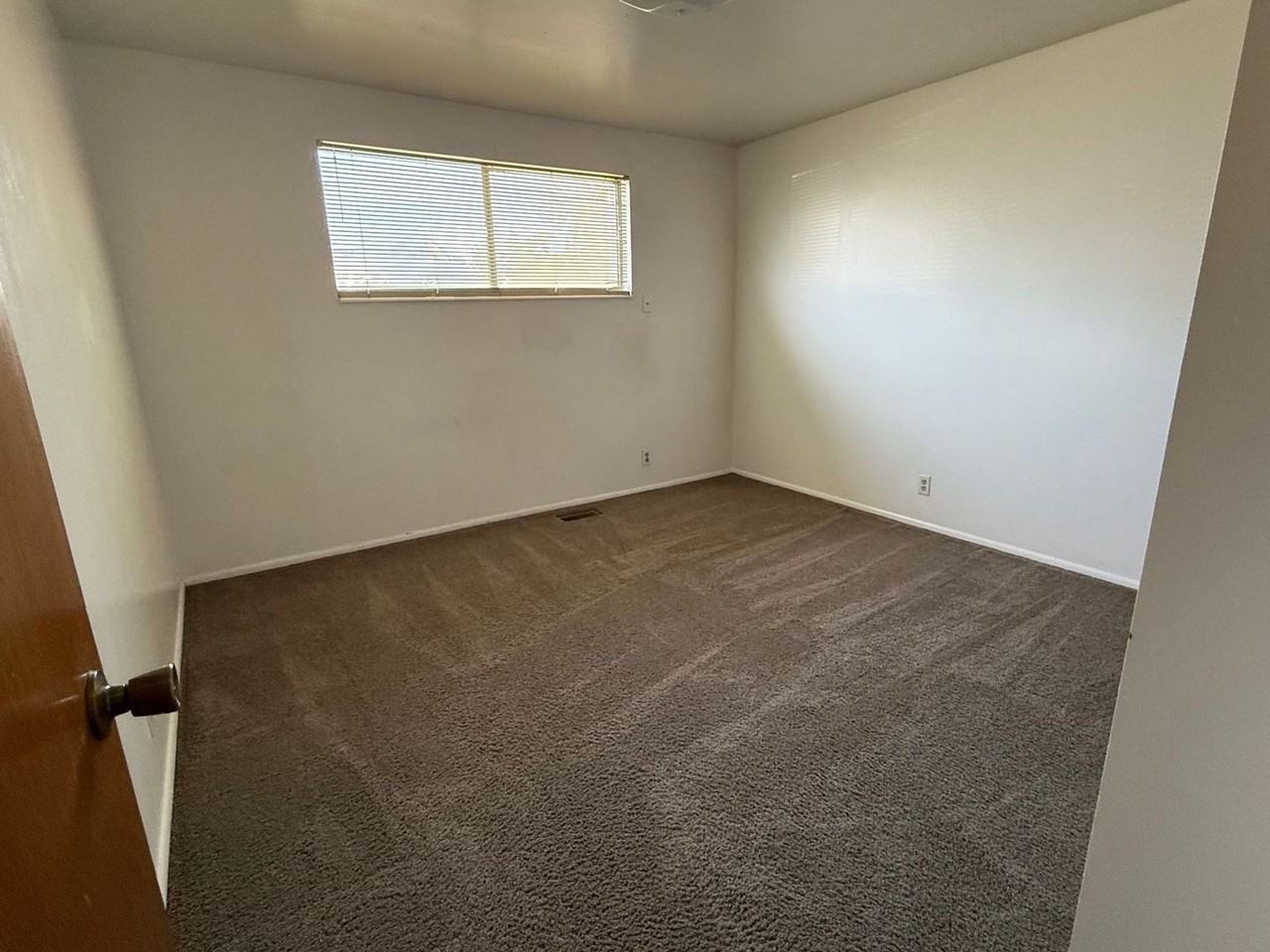 1585 S 800 E - Photo 7 of 11