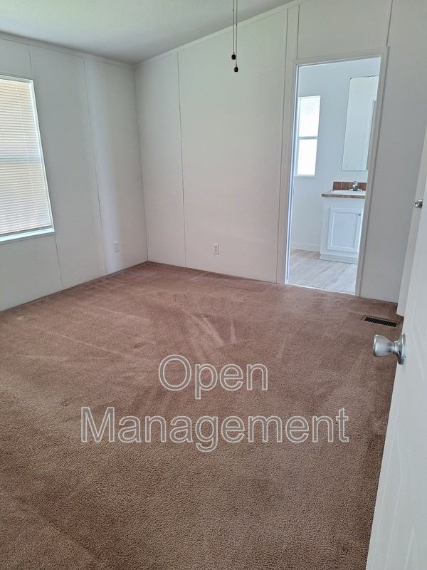 93 Park Rd - Photo 6 of 13