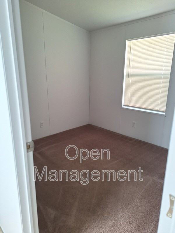 93 Park Rd - Photo 7 of 13