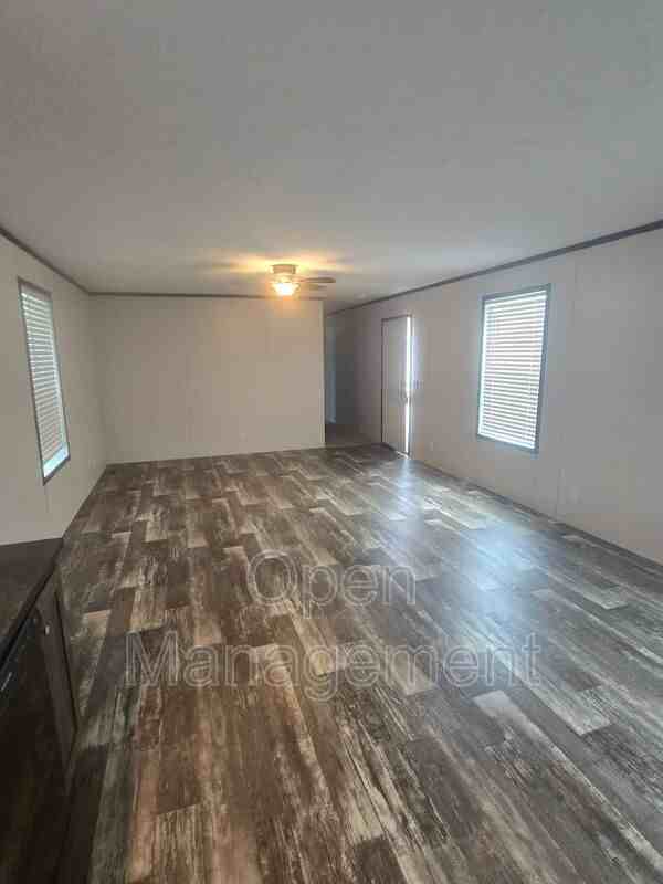 511 E 1st St - Photo 3 of 15