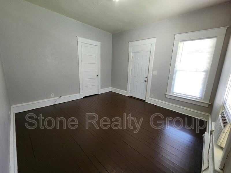 812 College Ave #2 - Photo 2 of 6