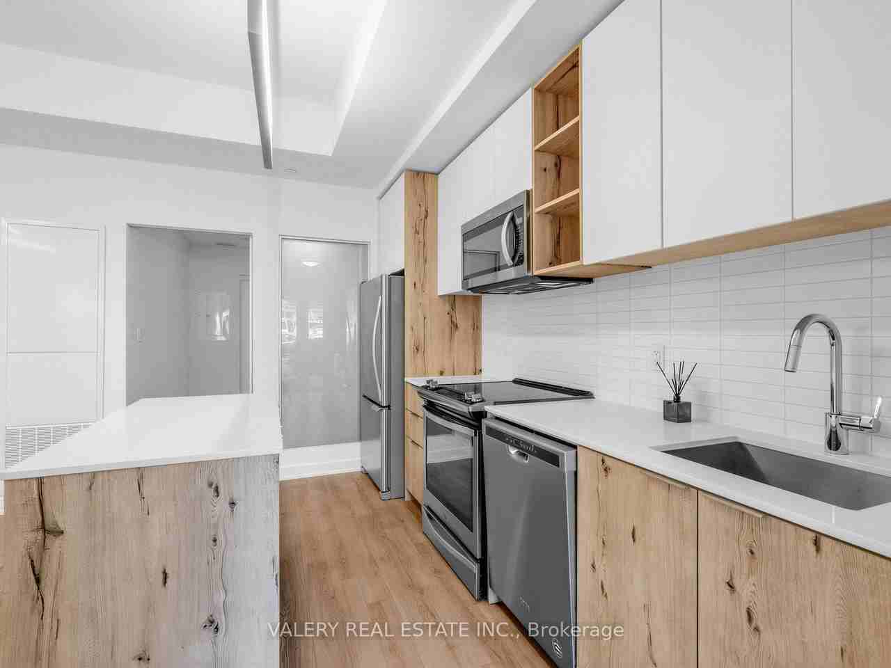 39 Niagara Street - Photo 2