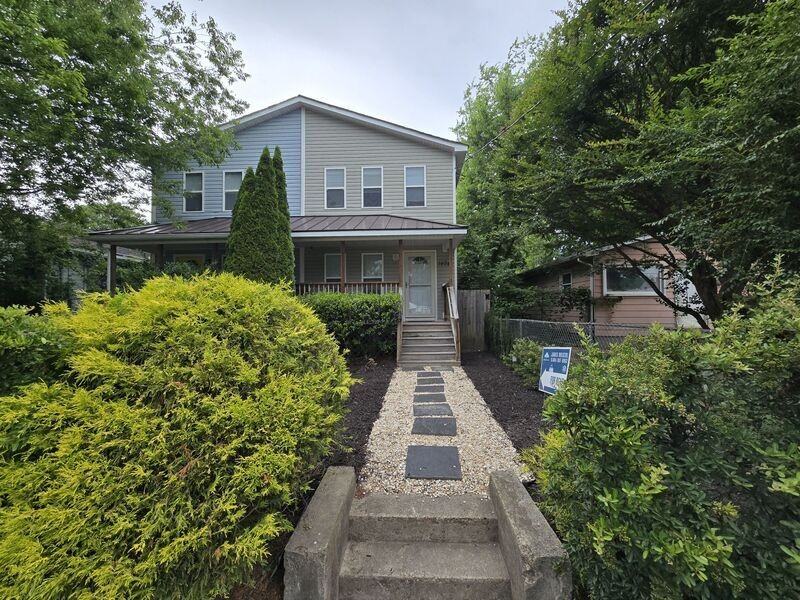 1404 N 30th St - Photo 3 of 24