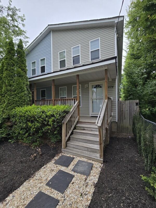 1404 N 30th St - Photo 4 of 24