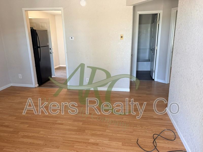 1420 N Hudson Ave - Photo 2 of 9