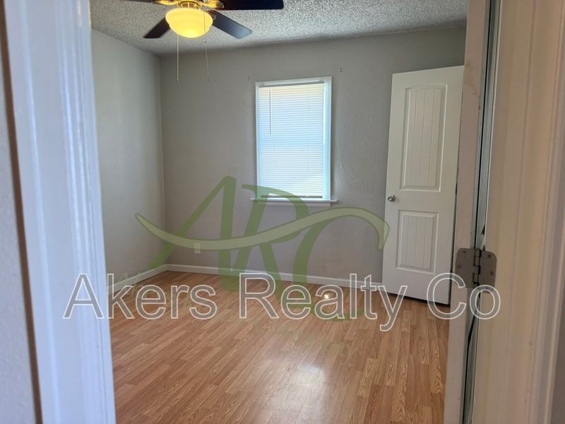 1420 N Hudson Ave - Photo 4 of 9