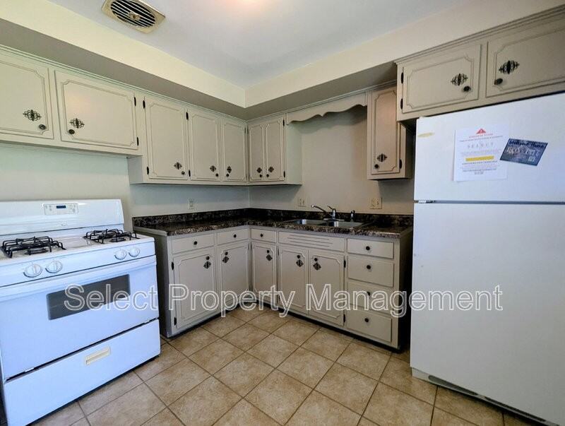1419 Aberdeen Ln - Photo 5 of 19
