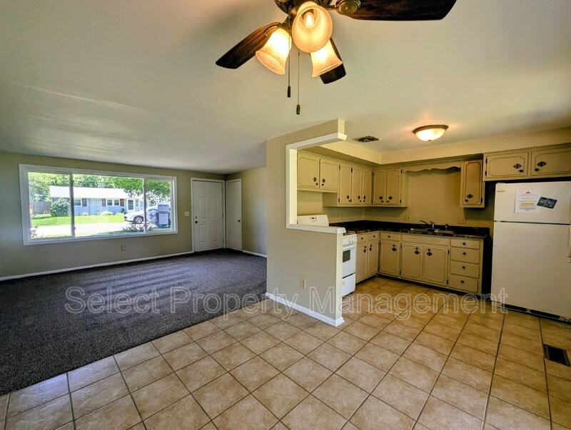 1419 Aberdeen Ln - Photo 7 of 19