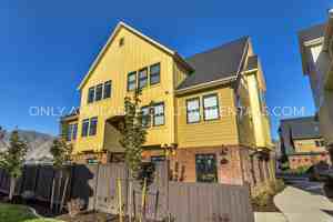 featured image of 704 Sw #206