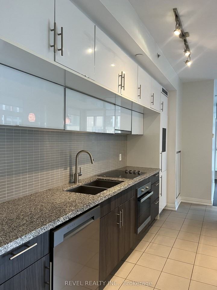 8 Mercer Street - Photo 2