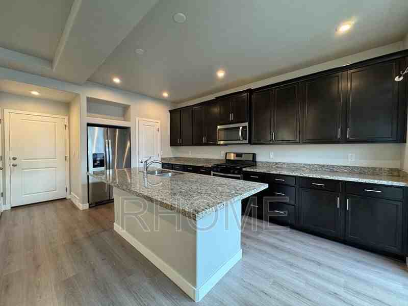 2527 N Wallace Way - Photo 3 of 11