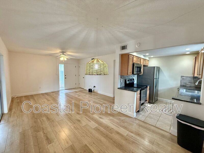 1960 Union St #41 - Photo 3 of 23