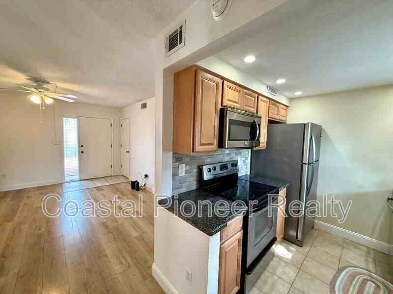 1960 Union St #41 - Photo 7 of 23