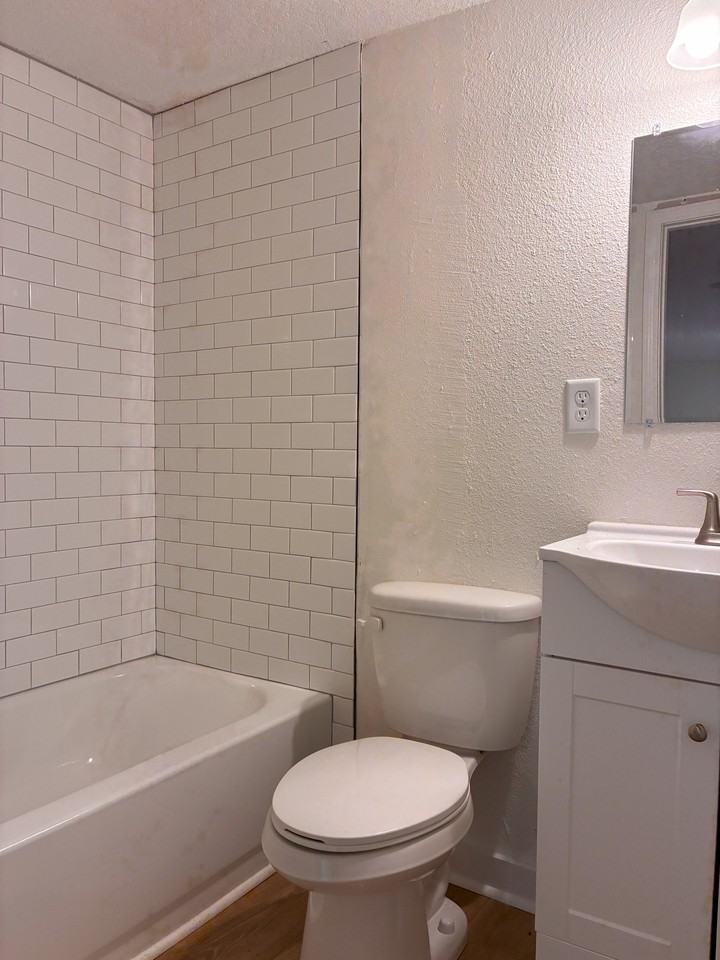 844 Tyler St #1 - Photo 7 of 9