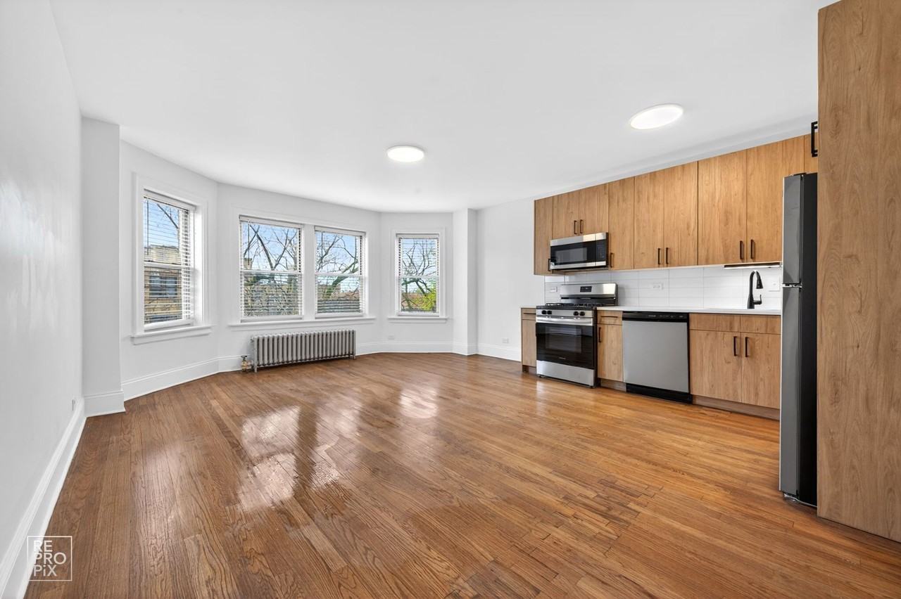 6310 N Artesian - Photo 2 of 47