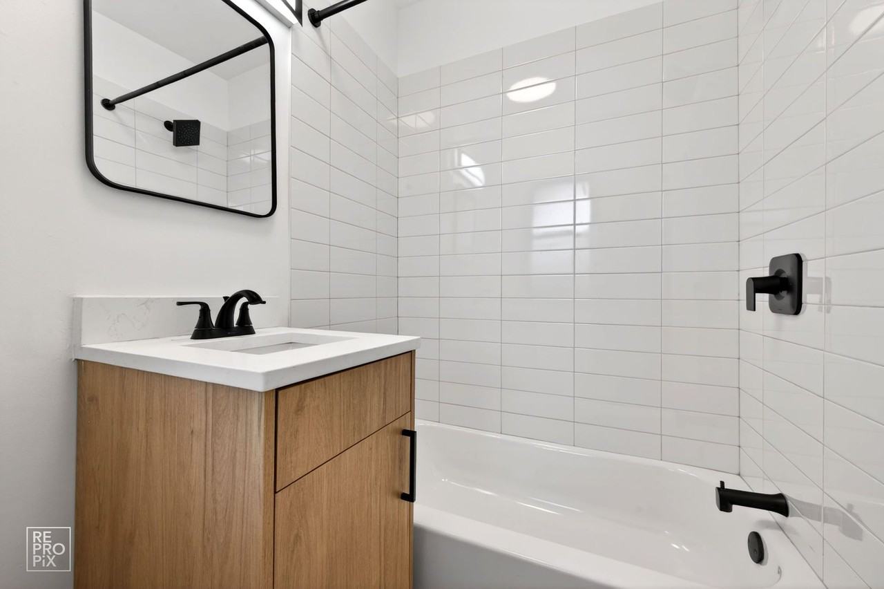 6310 N Artesian - Photo 7 of 47