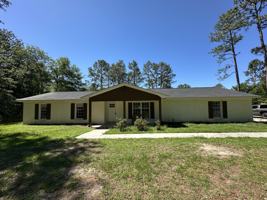 featured image of 605 Honeysuckle Ln
