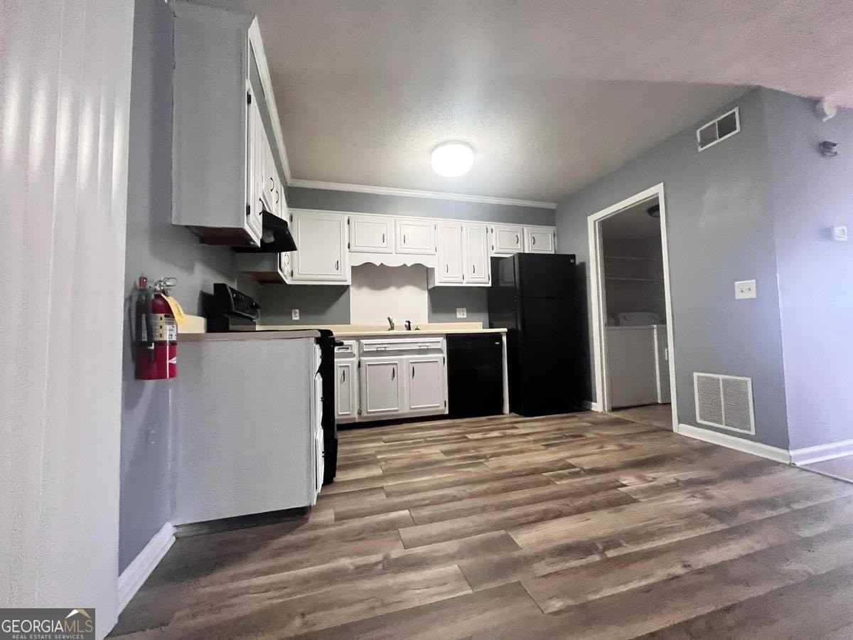 251 Knight Drive - 1unit 18 #1 - Photo 3 of 11