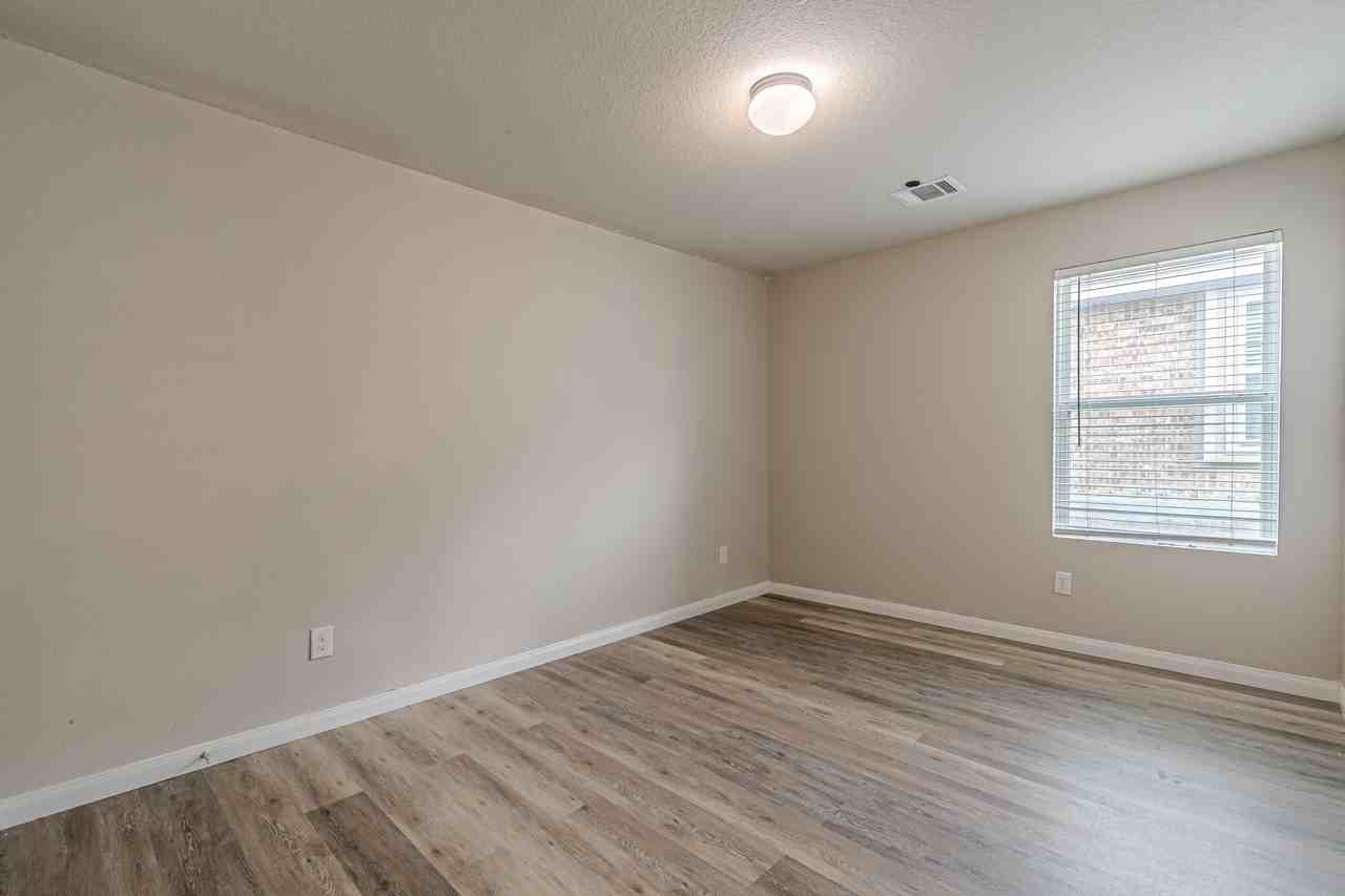 229 Holland Park #1 - Photo 3 of 20