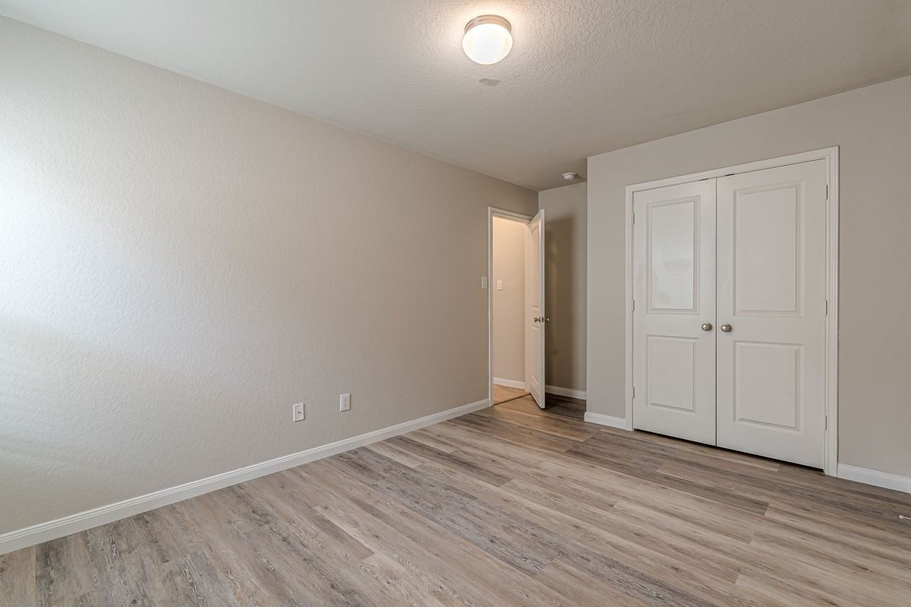 229 Holland Park #1 - Photo 4 of 20