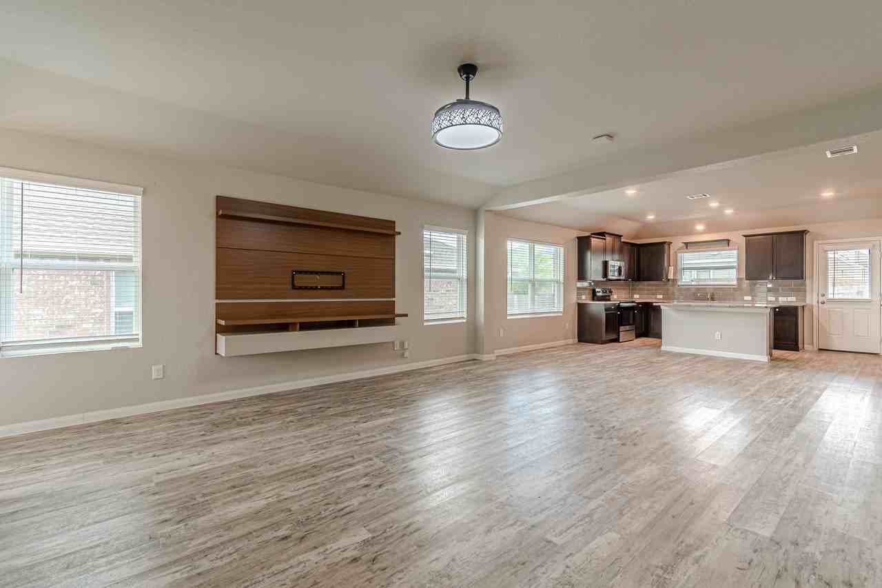 229 Holland Park #1 - Photo 7 of 20