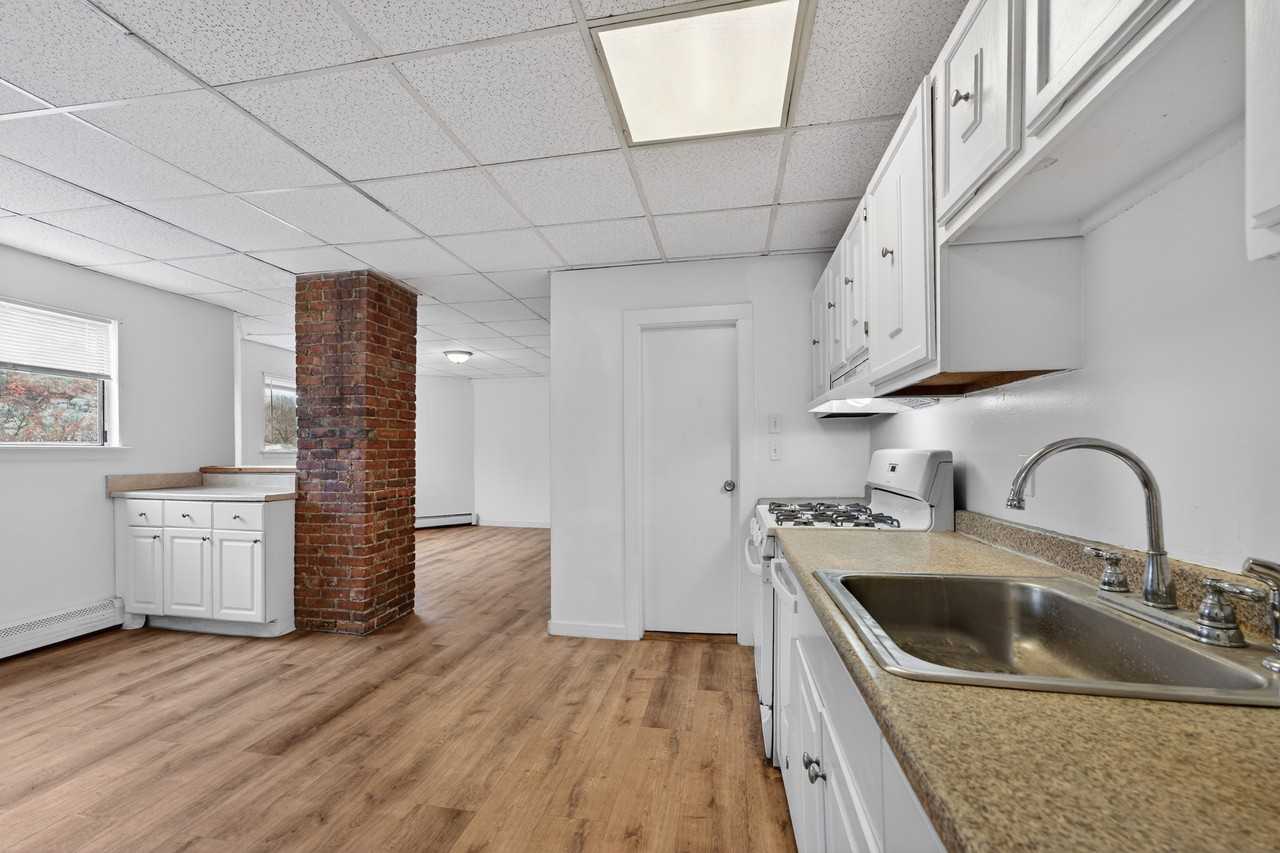 42 Almont St #3R