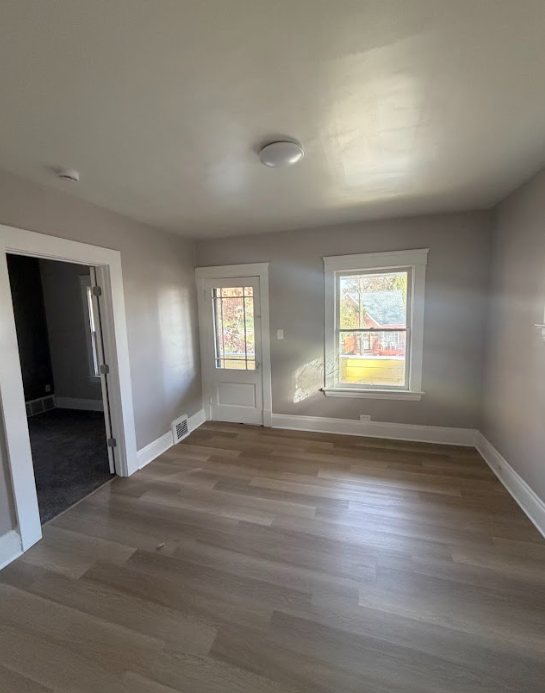2764 E 124th St - Photo 5 of 8