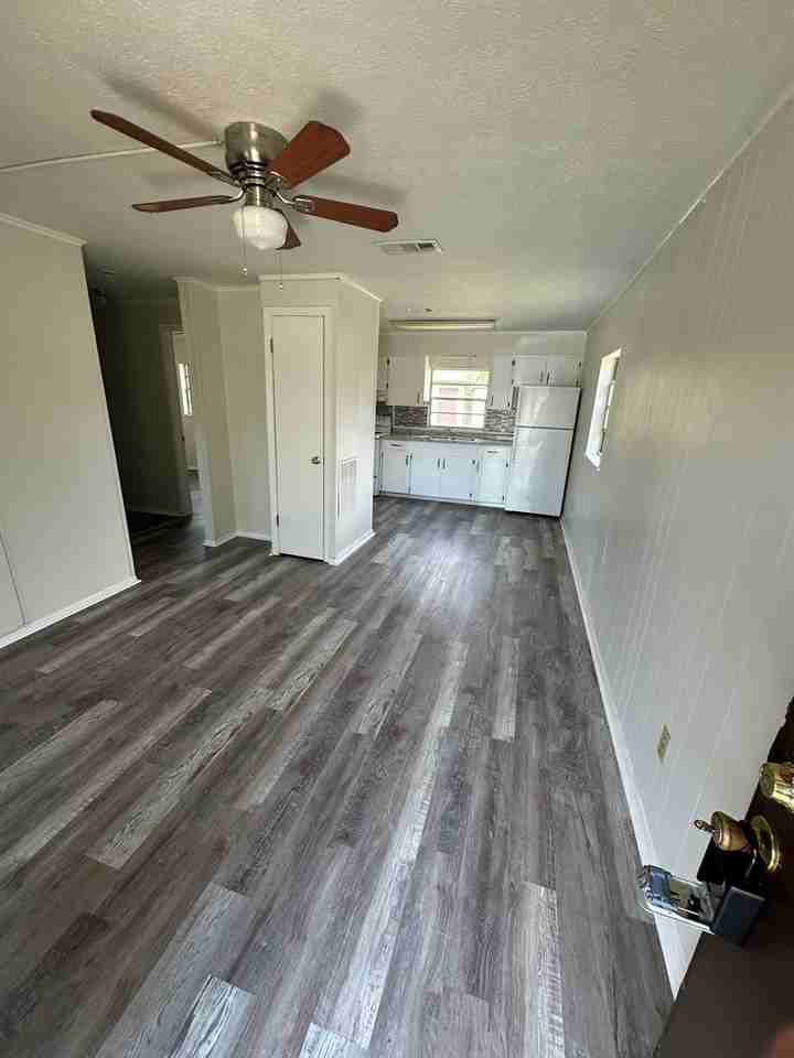 108 N Anita Dr